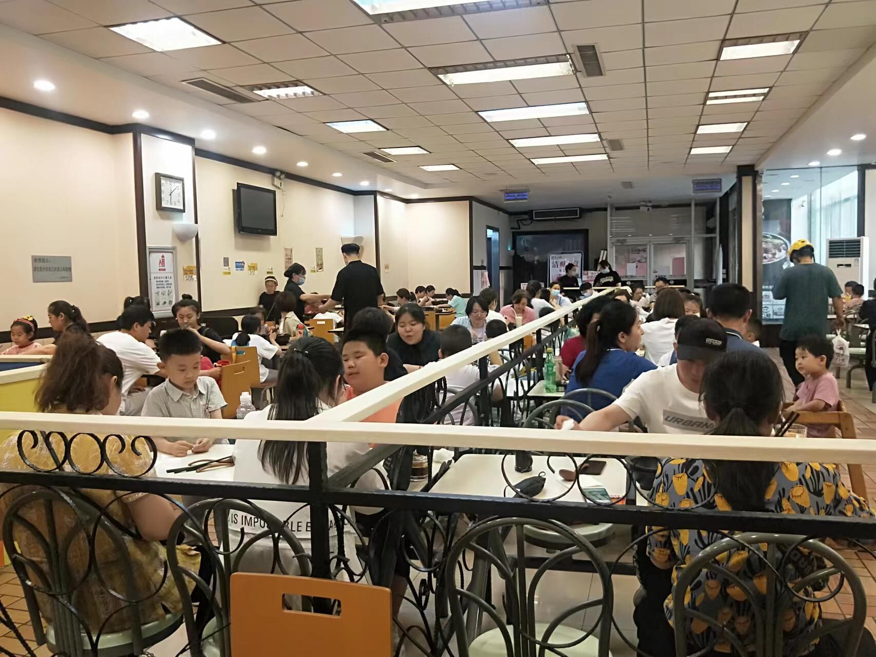 公司擁有強(qiáng)大的研發(fā)中心， 配有專業(yè)研發(fā)工程師，研發(fā)中心擁有完備的人才結(jié)構(gòu)，并本著企業(yè)標(biāo)準(zhǔn)高于國(guó)家標(biāo)準(zhǔn)的原則，為公司產(chǎn)品、客戶定制產(chǎn)品的研發(fā)保駕護(hù)航。產(chǎn)品質(zhì)咨詢線：0537-3630366